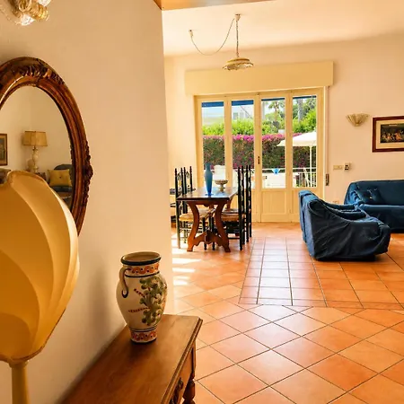Villino Ebe Casa de Férias *